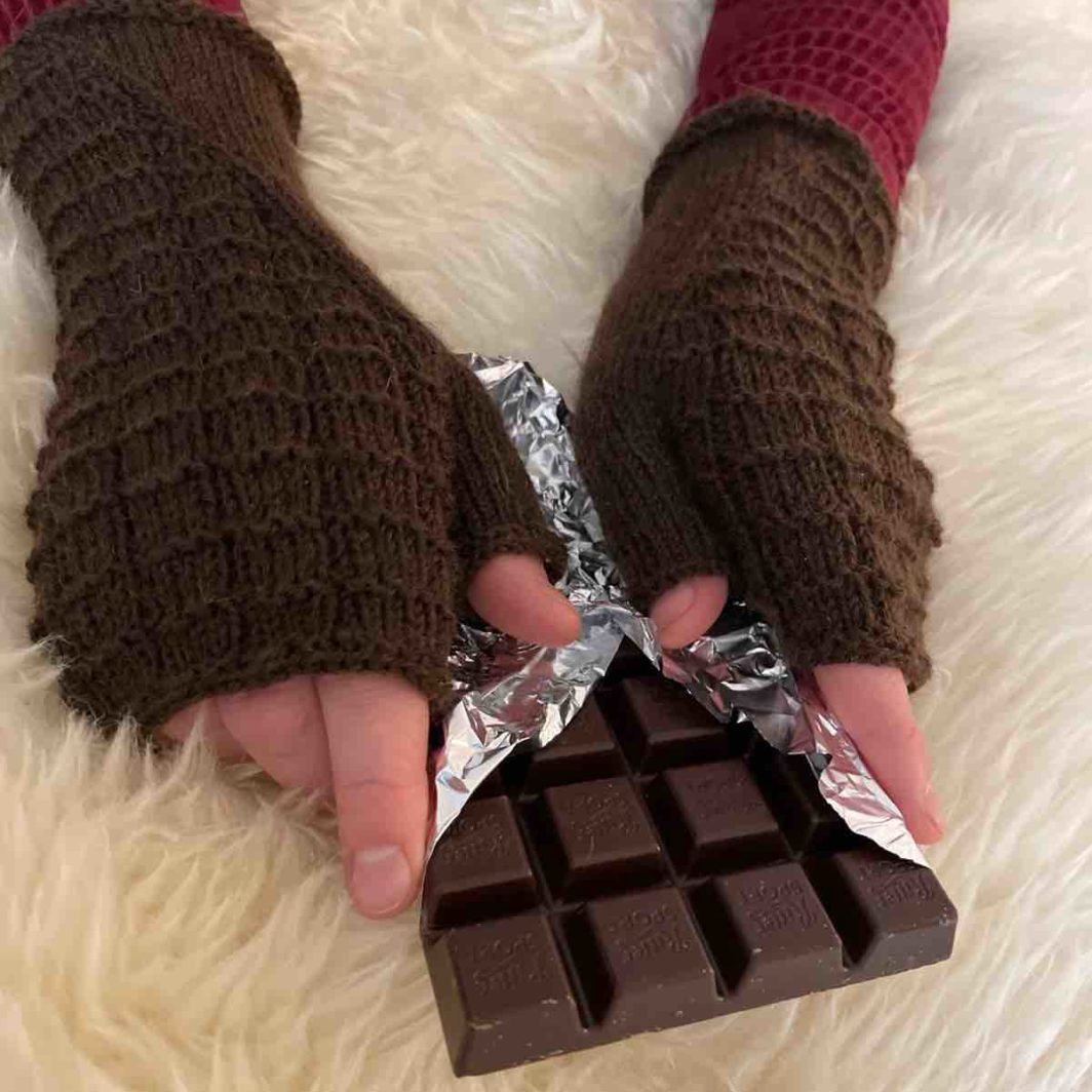 A Bar of Chocolate Mittens - Stulpen Anleitung