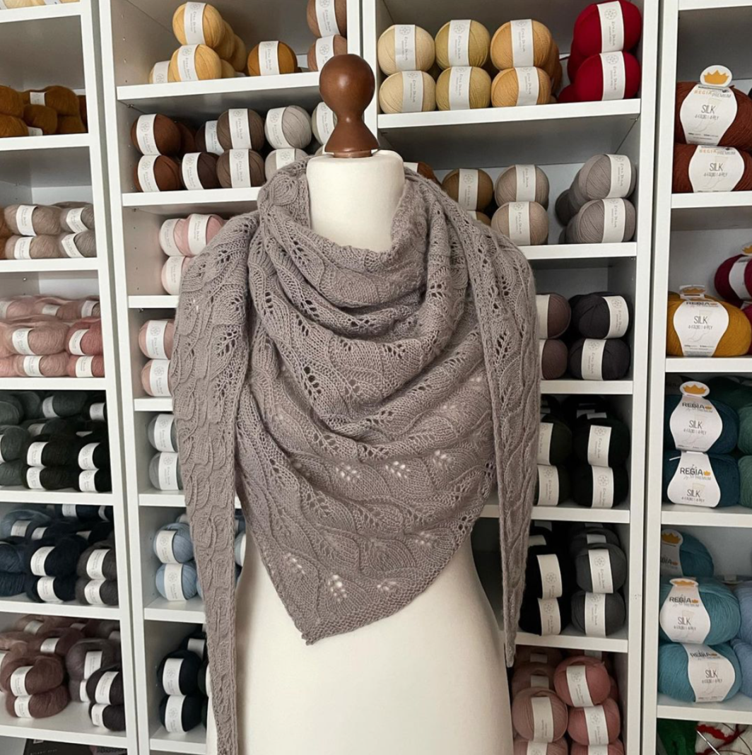 Clamber Leave Shawl - Krea Deluxe - Wool 1